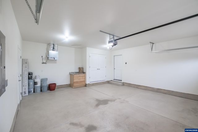 2037 Waterford St SE, Albany, OR 97322