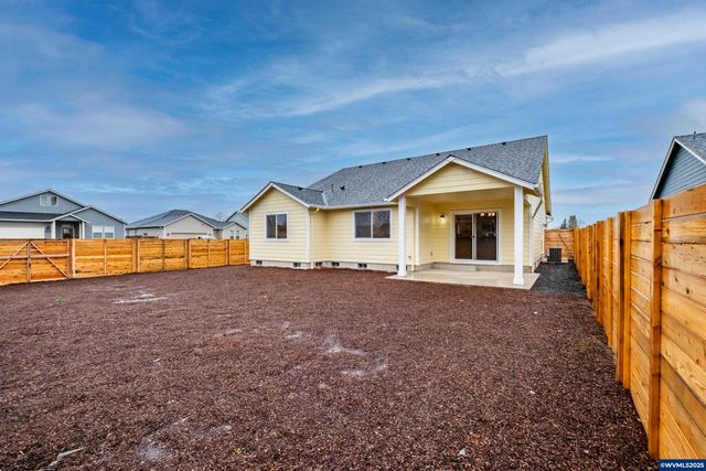 2037 Waterford St SE, Albany, OR 97322