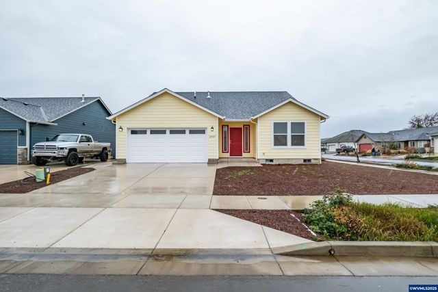 2037 Waterford St SE, Albany, OR 97322