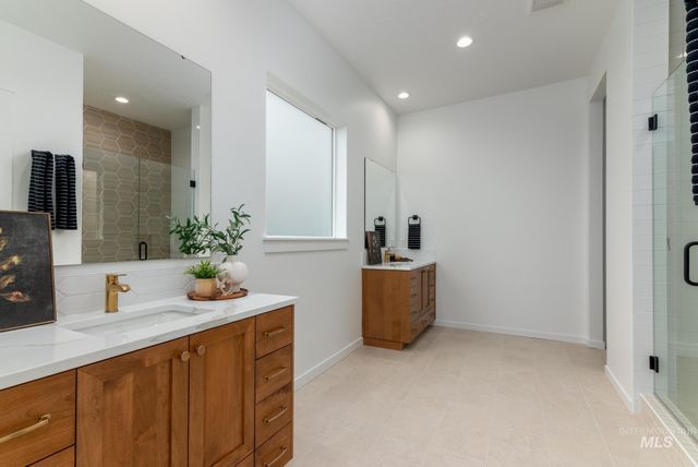 9767 W Nicasio Dr, Star, ID 83669