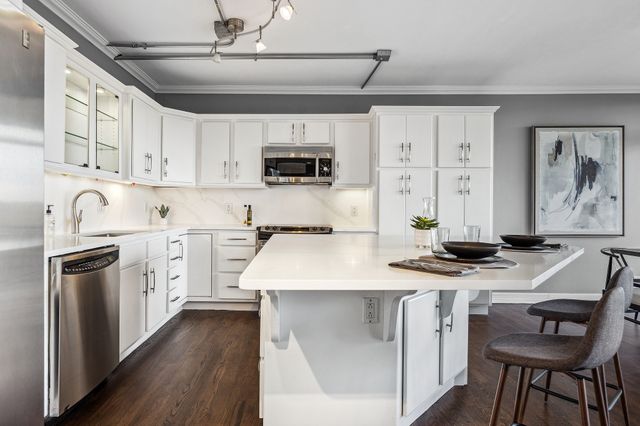 6211 W Northwest 701, Dallas, TX 75225