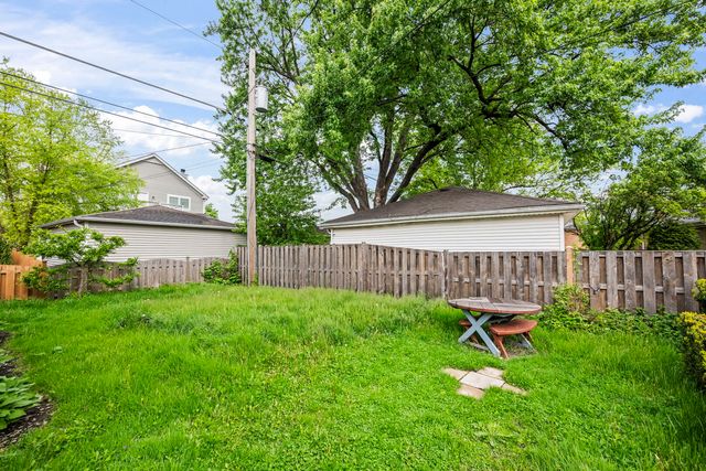 8436 N ORIOLE Avenue, Niles, IL 60714