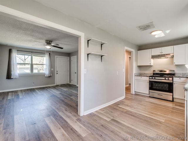 250 E 51st Place North, Tulsa, OK 74126