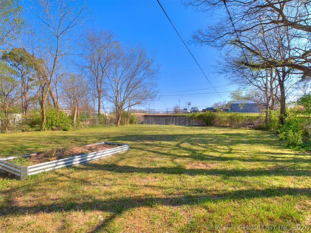 250 E 51st Place North, Tulsa, OK 74126