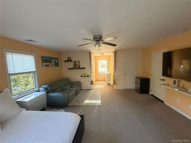 58 Flanders Boulevard, Riverhead, NY 11901