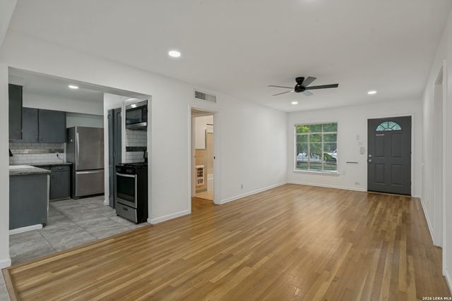 707 Sumner Dr, San Antonio, TX 78209