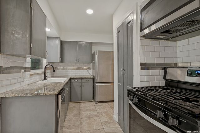 707 Sumner Dr, San Antonio, TX 78209