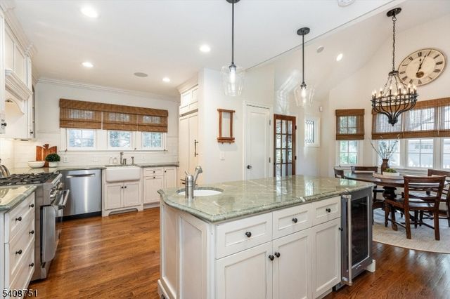 11 Valhalla Way, Verona Twp., NJ 07044