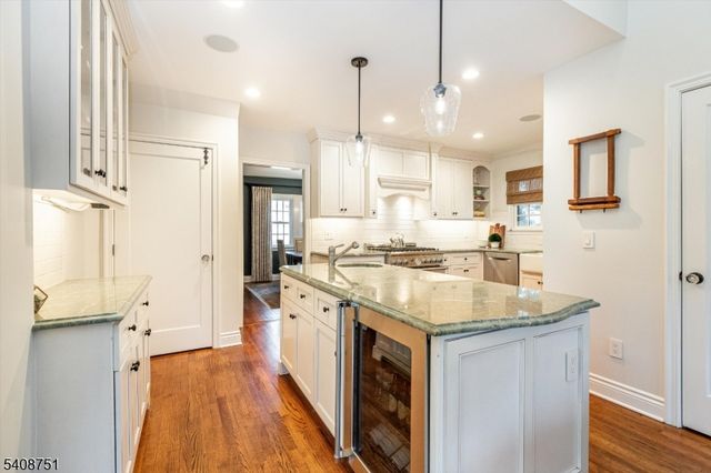 11 Valhalla Way, Verona Twp., NJ 07044