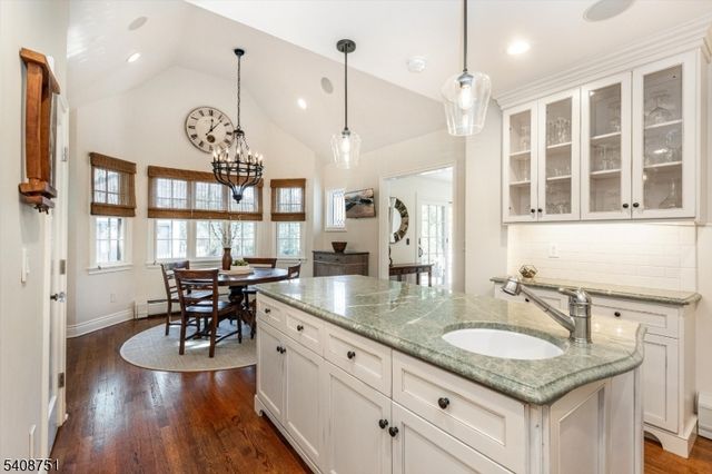 11 Valhalla Way, Verona Twp., NJ 07044