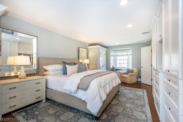 11 Valhalla Way, Verona Twp., NJ 07044