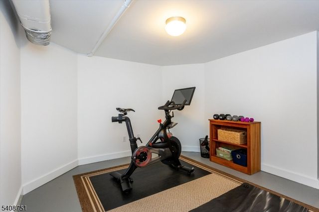 11 Valhalla Way, Verona Twp., NJ 07044