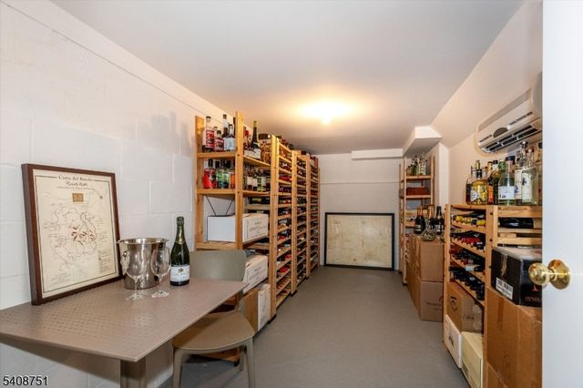 11 Valhalla Way, Verona Twp., NJ 07044