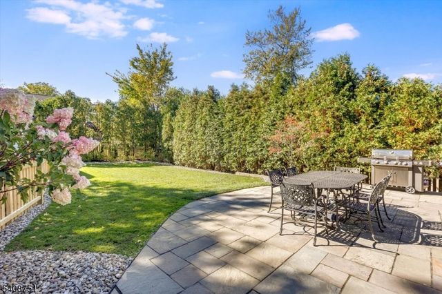 11 Valhalla Way, Verona Twp., NJ 07044