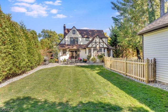 11 Valhalla Way, Verona Twp., NJ 07044