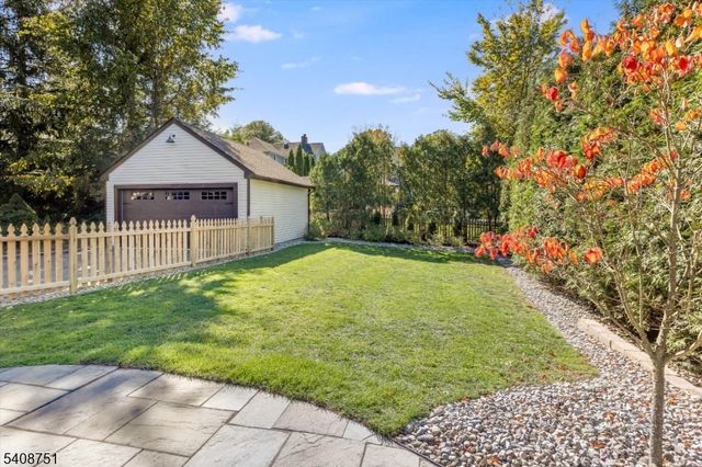 11 Valhalla Way, Verona Twp., NJ 07044