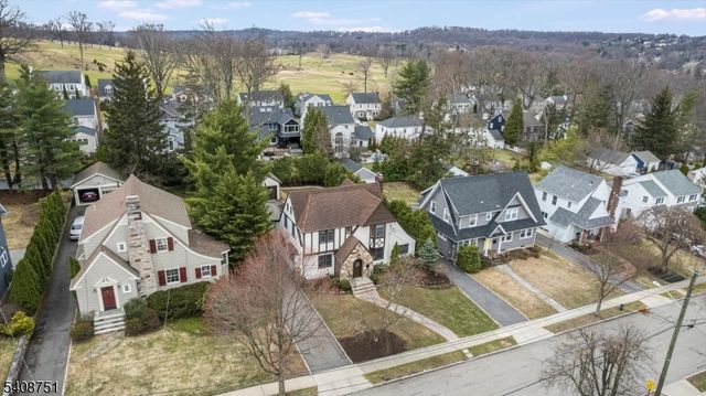 11 Valhalla Way, Verona Twp., NJ 07044