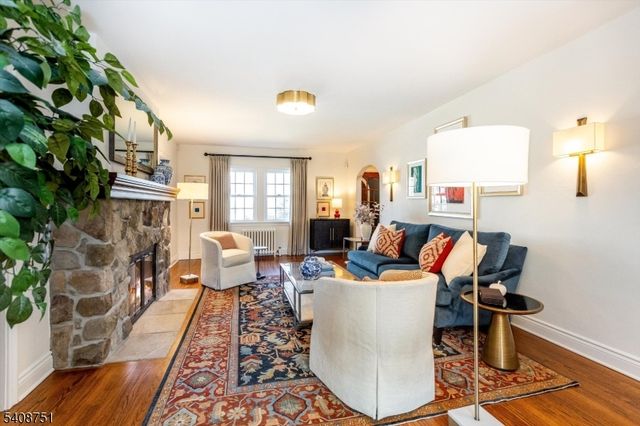 11 Valhalla Way, Verona Twp., NJ 07044