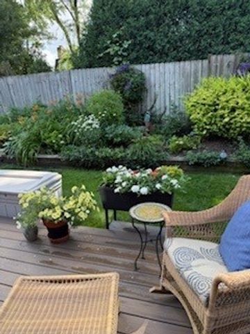 3918 Dundee Road, Northbrook, IL 60062