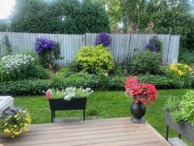 3918 Dundee Road, Northbrook, IL 60062