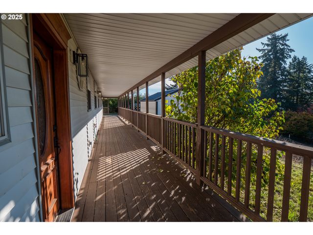 86104 SELLS VIEW Ln, Eugene, OR 97402