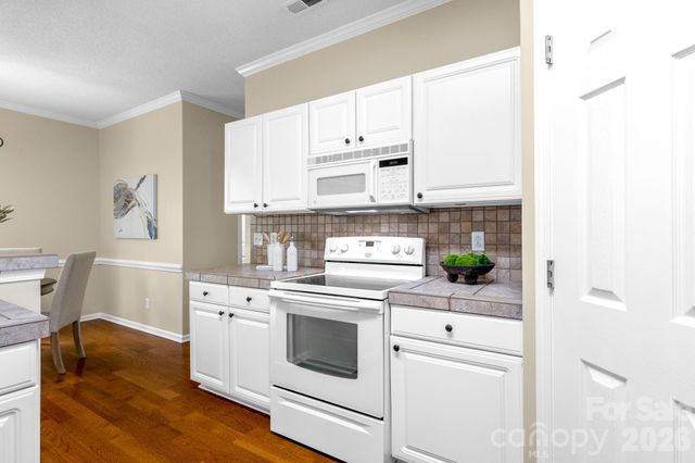 8501 Tonawanda Drive, Charlotte, NC 28277