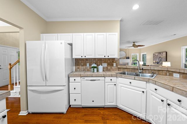 8501 Tonawanda Drive, Charlotte, NC 28277