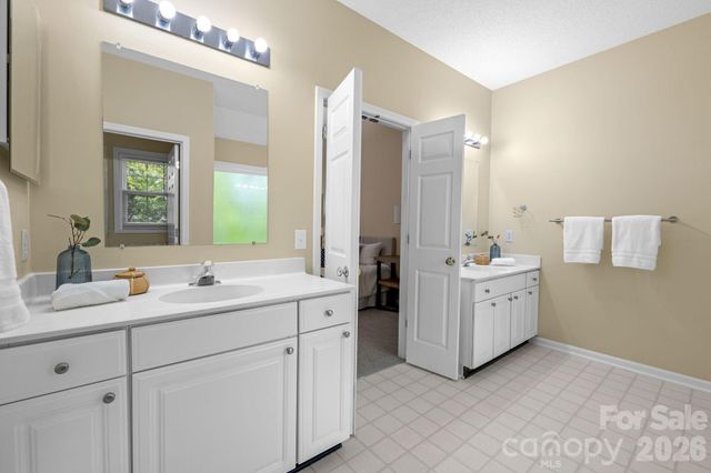 8501 Tonawanda Drive, Charlotte, NC 28277