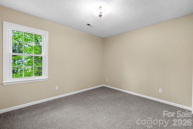 8501 Tonawanda Drive, Charlotte, NC 28277