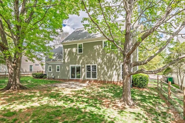 8501 Tonawanda Drive, Charlotte, NC 28277