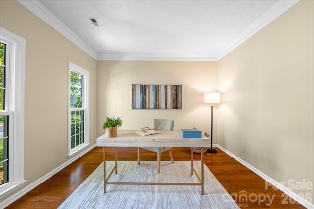 8501 Tonawanda Drive, Charlotte, NC 28277