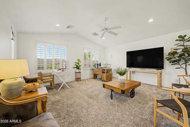 3853 E COMSTOCK Drive, Gilbert, AZ 85296