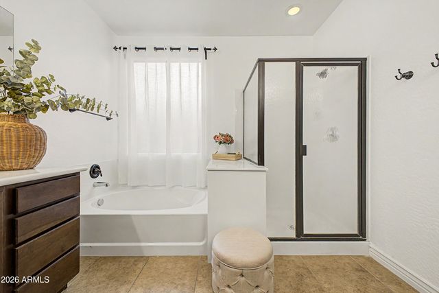 3853 E COMSTOCK Drive, Gilbert, AZ 85296