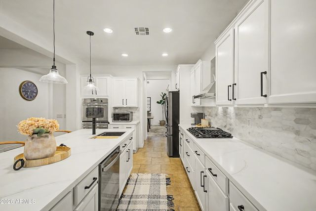 3853 E COMSTOCK Drive, Gilbert, AZ 85296