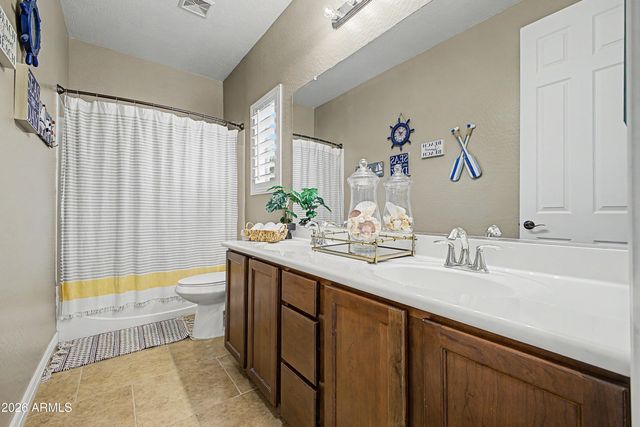 3853 E COMSTOCK Drive, Gilbert, AZ 85296