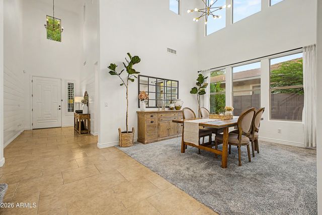 3853 E COMSTOCK Drive, Gilbert, AZ 85296