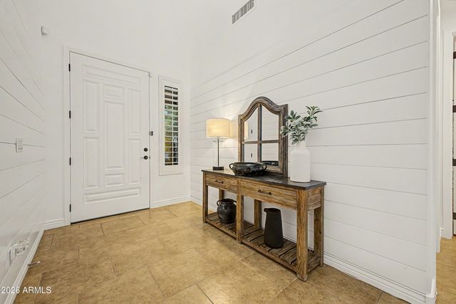 3853 E COMSTOCK Drive, Gilbert, AZ 85296