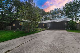 242 W Powell Drive, La Porte, IN 46350