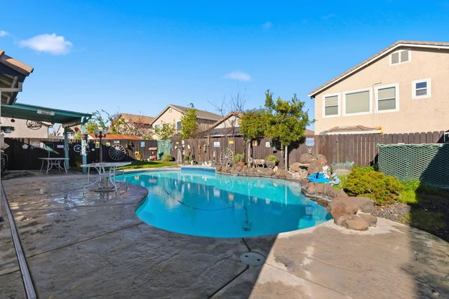 2421 Martin Anthony Ct, Tracy, CA 95377