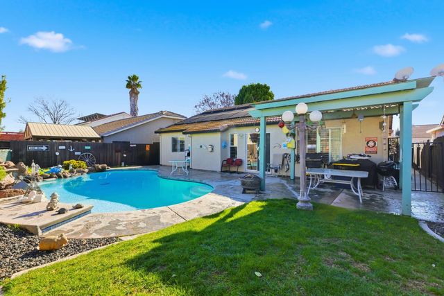 2421 Martin Anthony Ct, Tracy, CA 95377