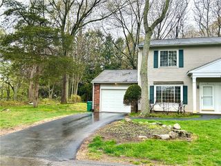 2 Eagle Run A, Warwick, RI 02818