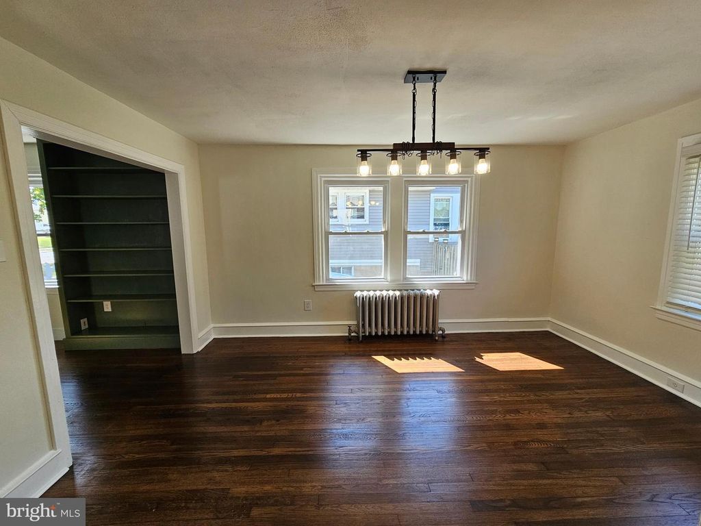 116 E CHELTON RD, Brookhaven, PA 19015