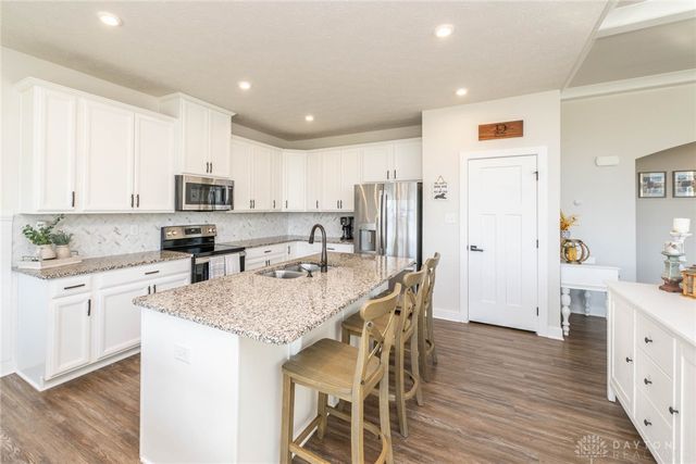 1112 Red Maple Drive, Troy, OH 45373