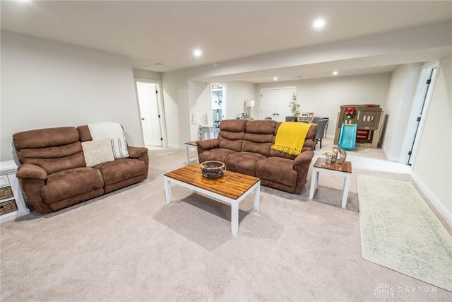 1112 Red Maple Drive, Troy, OH 45373