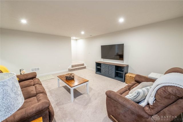 1112 Red Maple Drive, Troy, OH 45373