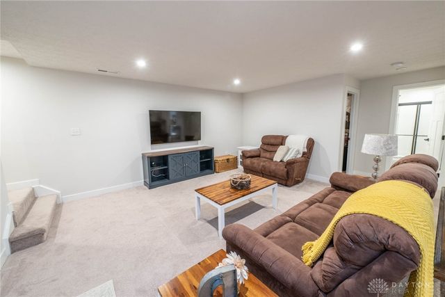 1112 Red Maple Drive, Troy, OH 45373