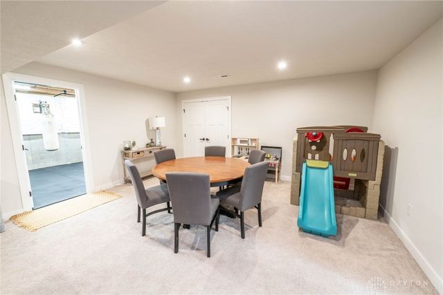 1112 Red Maple Drive, Troy, OH 45373