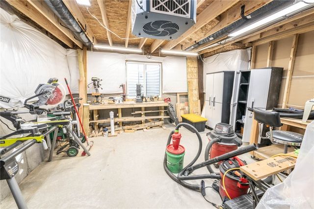 1112 Red Maple Drive, Troy, OH 45373