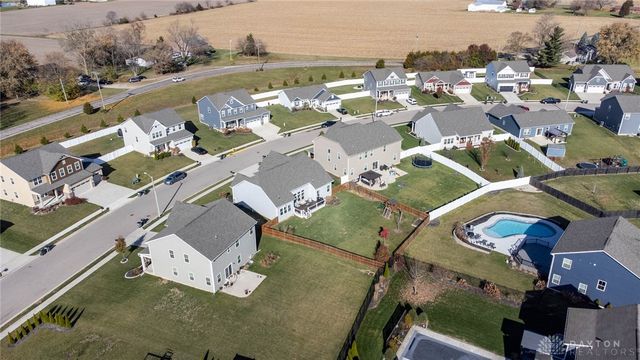 1112 Red Maple Drive, Troy, OH 45373