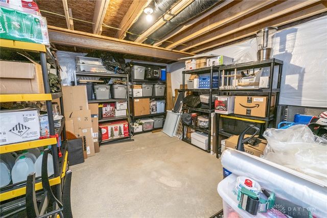 1112 Red Maple Drive, Troy, OH 45373